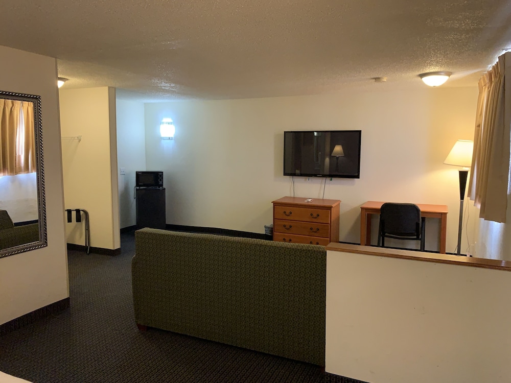 Brentwood Inn - photo 35
