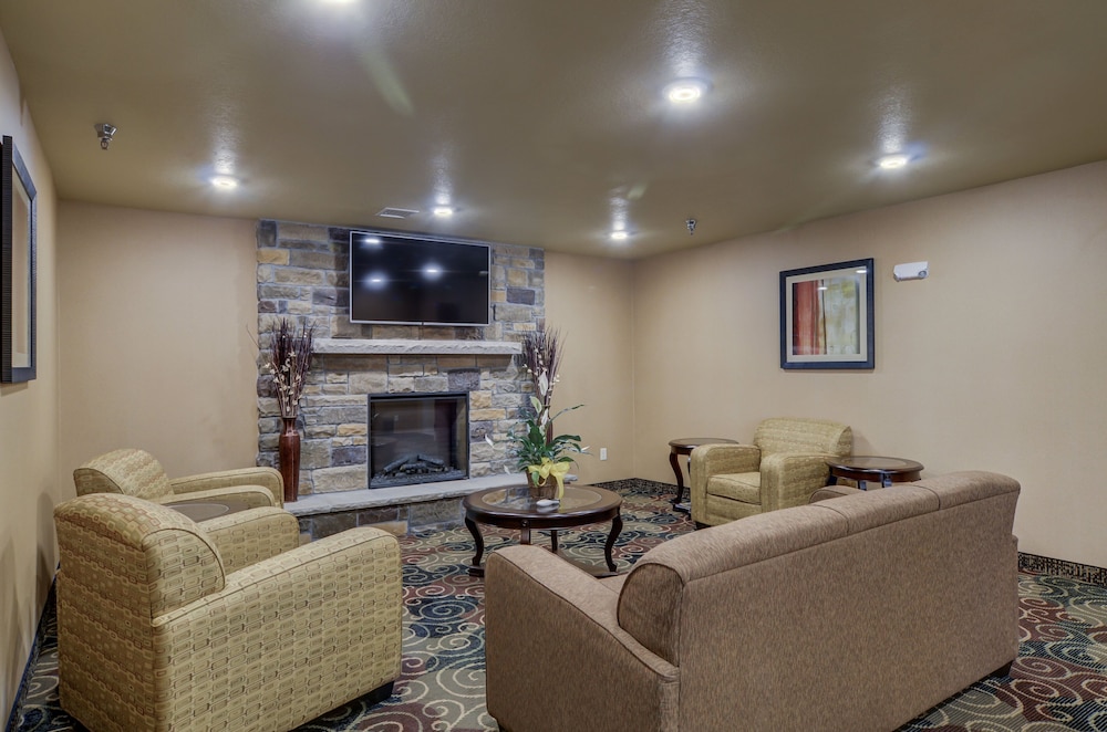 Cobblestone Inn & Suites Kersey - photo 3