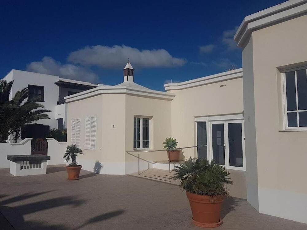 Casa Sol y Playa — 4-Star Luxury Hotel in San Bartolome, Spain
