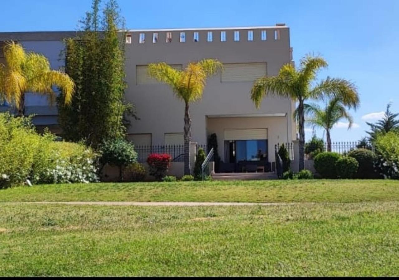 Villa Naciri En Plein Golf Avec Vue Sur Atlas — 4-Star Luxury Hotel in Marrakesh, Morocco