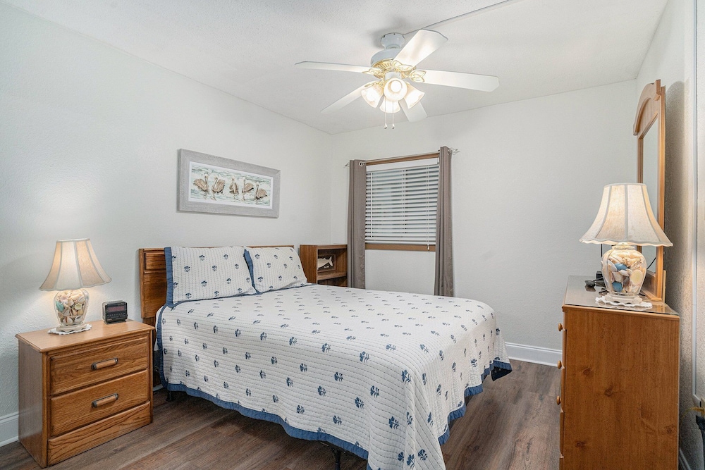 0711 Waters Edge Resort 2 Bedroom Condo by RedAwning - photo 4