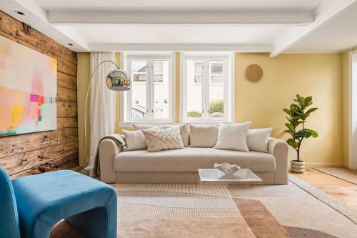 Dinbnb Homes I Bergen's #1 BNB I Jacuzzi & Fireplace & Balcony — 4-Star Luxury Hotel in Bergen, Norway