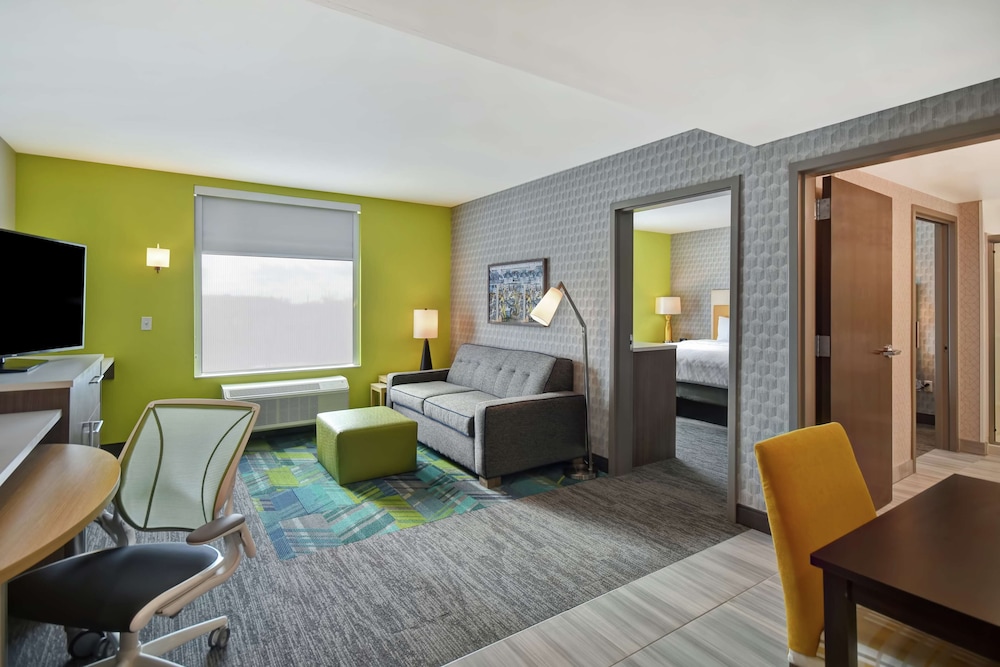 Home2 Suites by Hilton Taylor Detroit - photo 10
