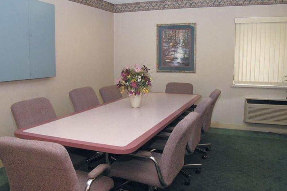 Norwood Inn & Suites by BlissPoint Post Rd Indianapolis - photo 2