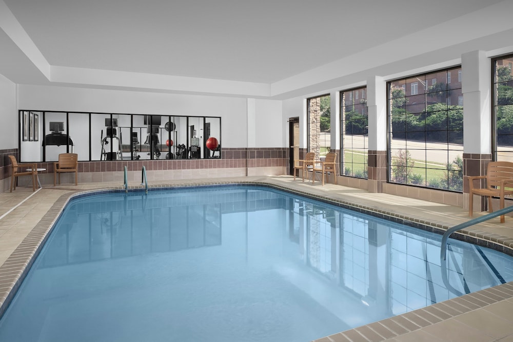 Staybridge Suites Charleston Ashley Phosphate - photo 60