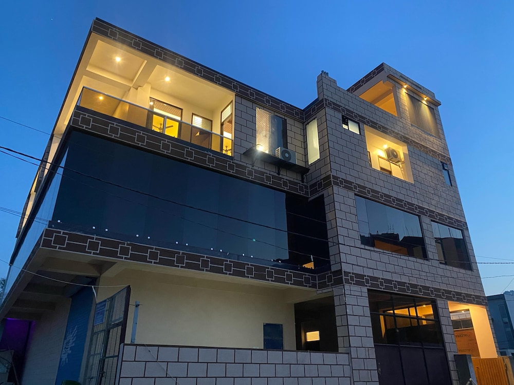 Luxe Stays in Jaipur, India