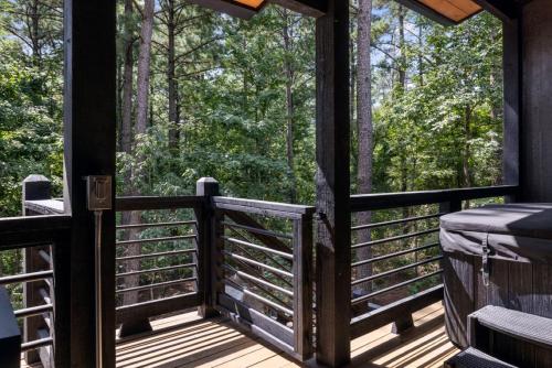 Enchanting Escape for Two — Broken Bow — photo 2