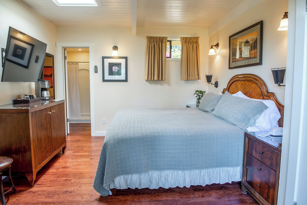 Inn at Buckhorn Cove - photo 11