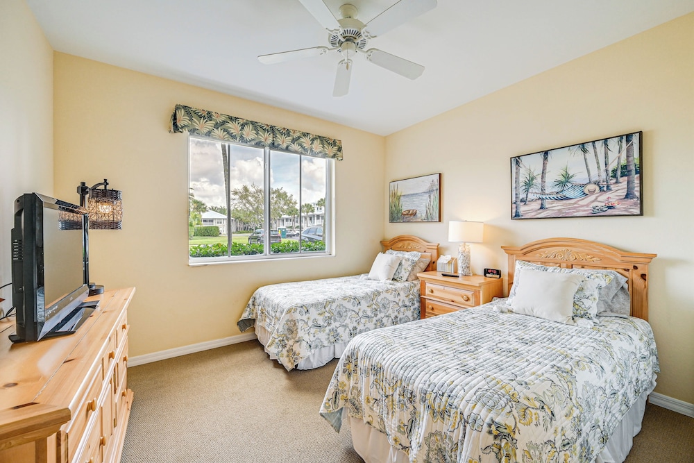 Naples Resort Condo on 2 Championship Golf Courses - photo 19