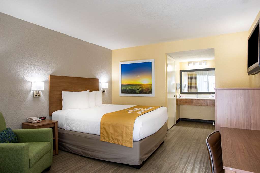Days Inn by Wyndham Apopka Orlando - photo 16