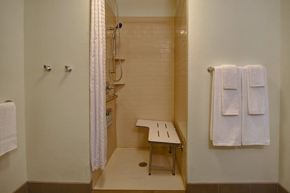 Candlewood Suites St. Clairsville by IHG - photo 42