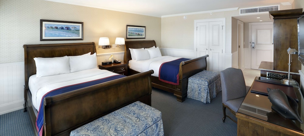 Madison Beach Hotel - photo 20