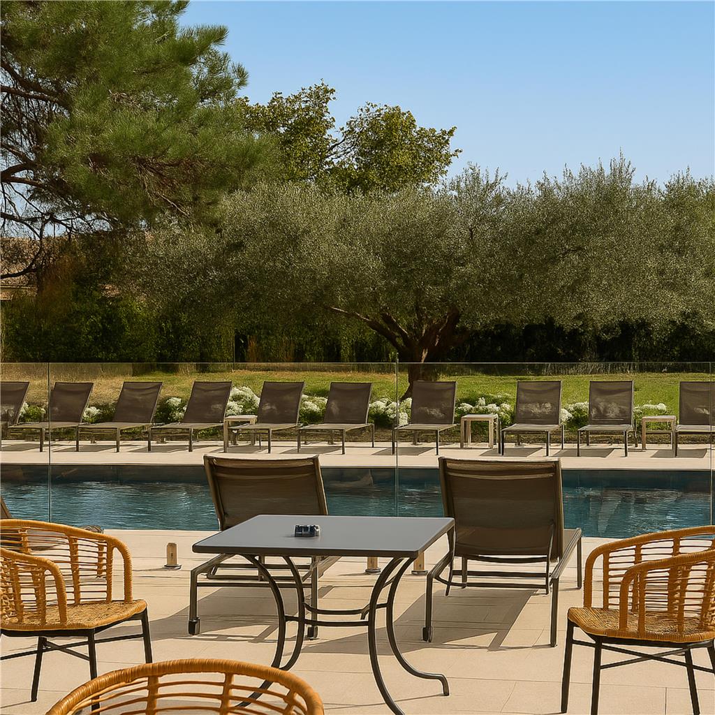 Golden Tulip Avignon Le Paradou — hotel near Avignon Caumont airport