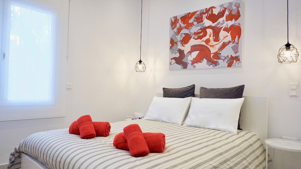 Unique Stylish Apt in Athens — 4-Star Luxury Hotel in Athens, Greece