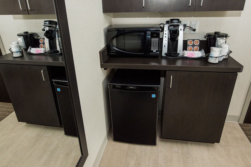 Holiday Inn Express & Suites Marietta by IHG - photo 25