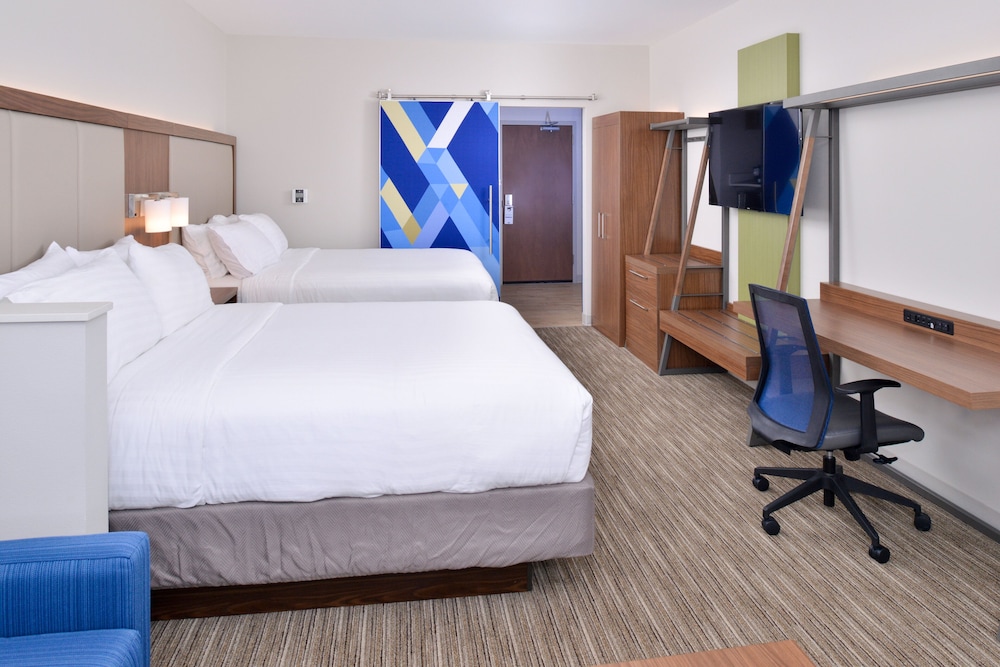 Holiday Inn Express & Suites Madison by IHG - photo 13