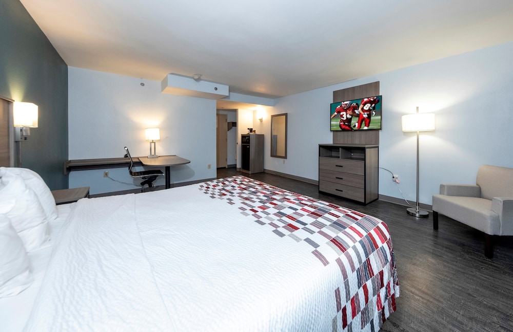 Red Roof Inn & Suites Wilmington New Castle - photo 9