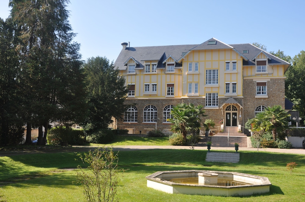 Moulin d'Orgeval - carbon neutral hotel in Orgeval