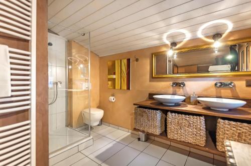 Charming Little Chalet for 6 People & Free Ski Lockers — 4-Star Luxury Hotel in Grindelwald, Switzerland