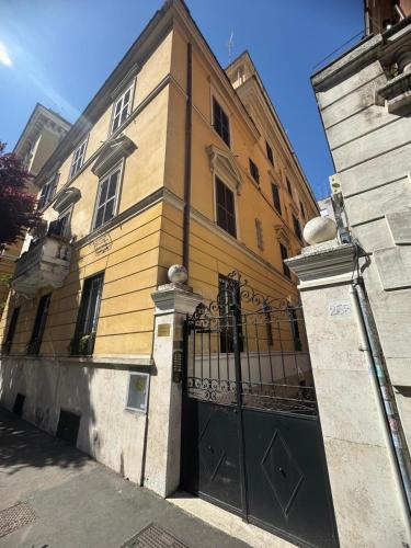 Scipioni 235 Luxury Suite — 4-Star Luxury Hotel in Rome, Italy