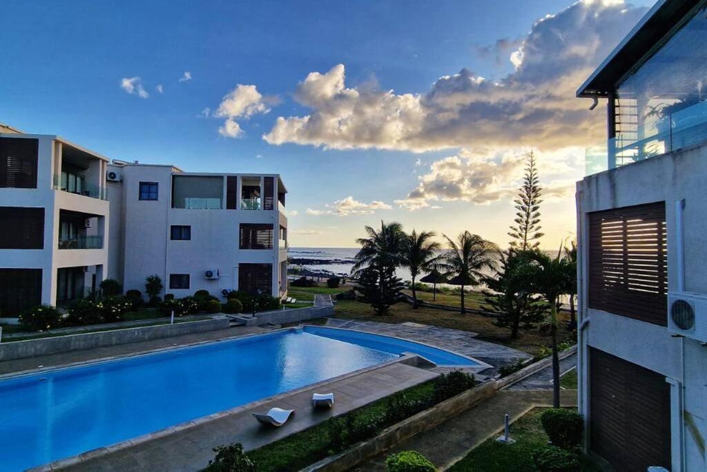 Relaxing Oceanview Apartment A4 — 4-Star Luxury Hotel in Flic En Flac, Mauritius