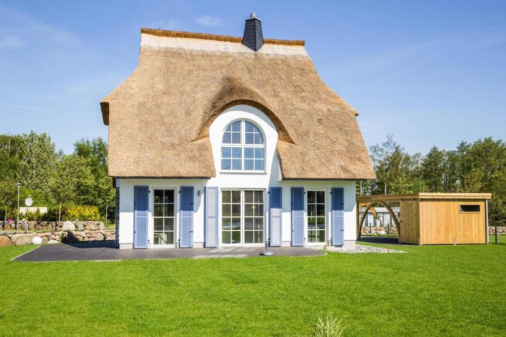 Luxushaus Boddenküste mit Sauna — 4-Star Luxury Hotel in None, Germany