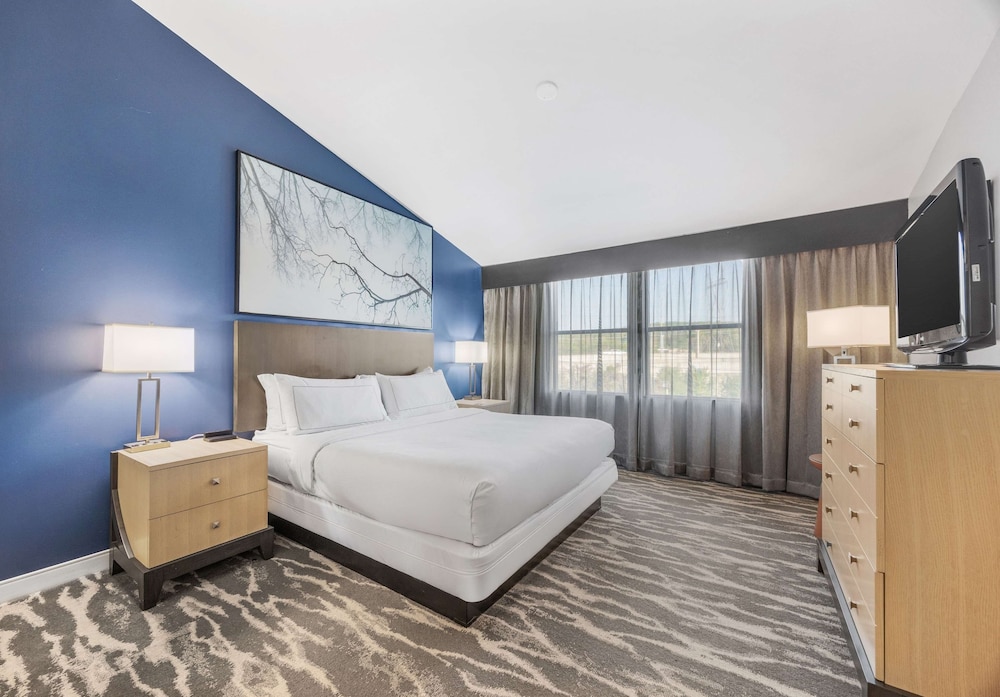 DoubleTree Suites by Hilton Hotel Huntsville South - photo 8