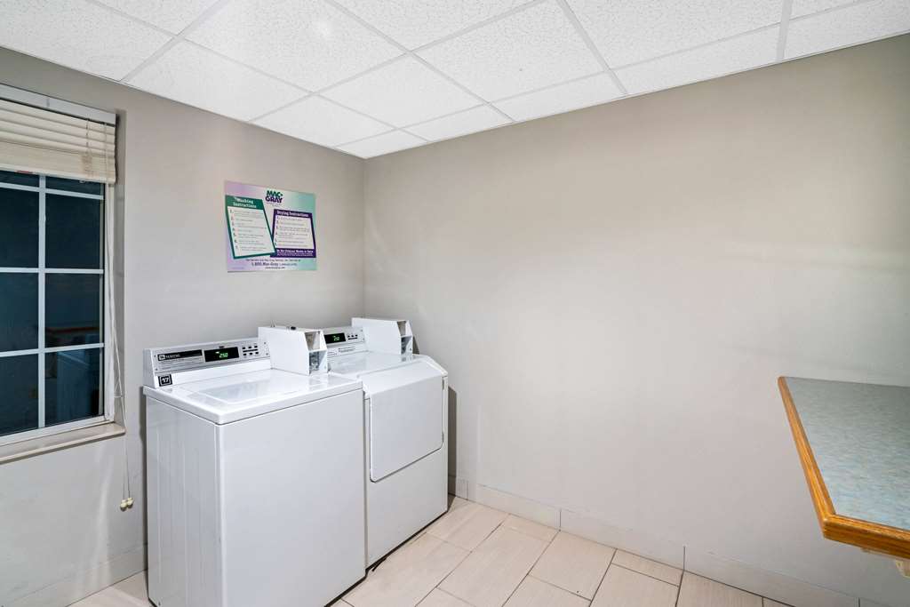 La Quinta Inn & Suites by Wyndham Knoxville North I 75 - photo 51