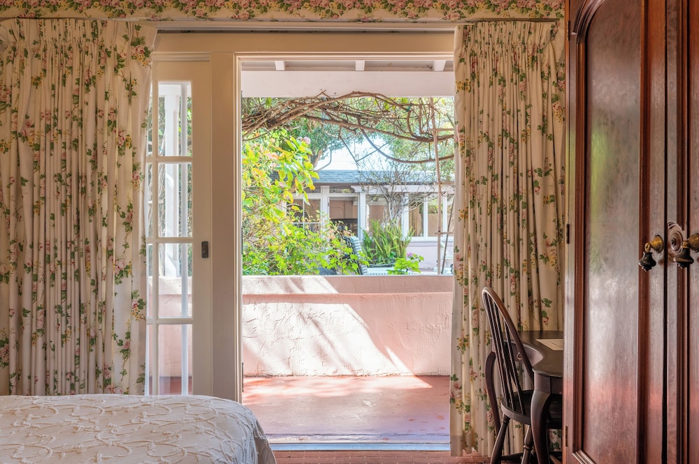 Martine Inn - photo 48