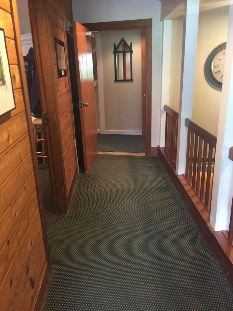 The Mountaineer Inn at Stowe - photo 40