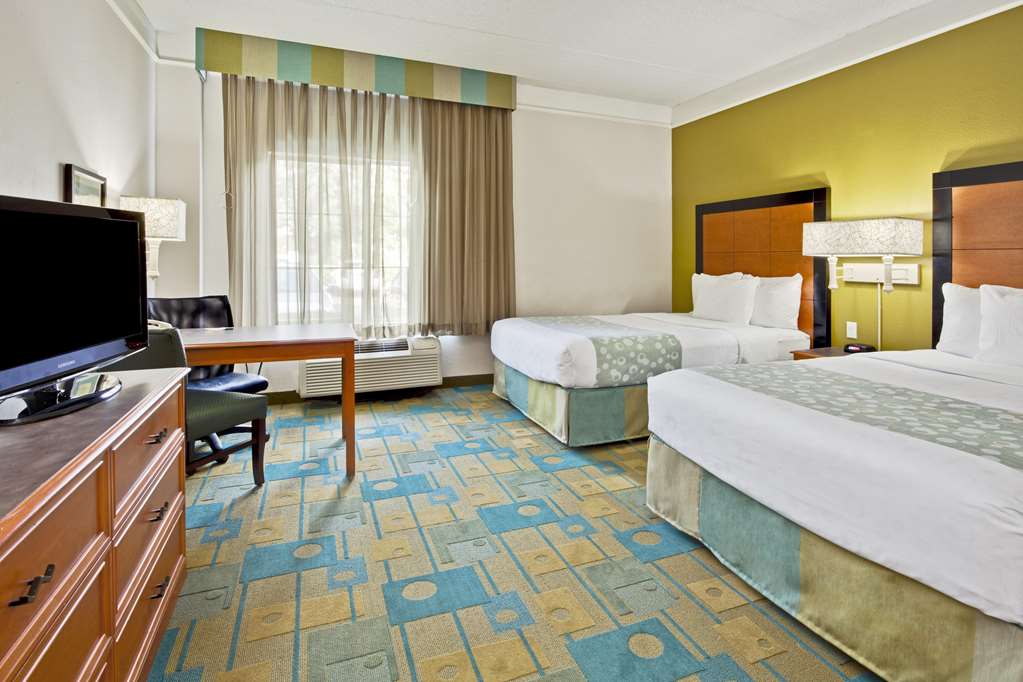 La Quinta Inn & Suites by Wyndham Ft. Lauderdale Airport - photo 15