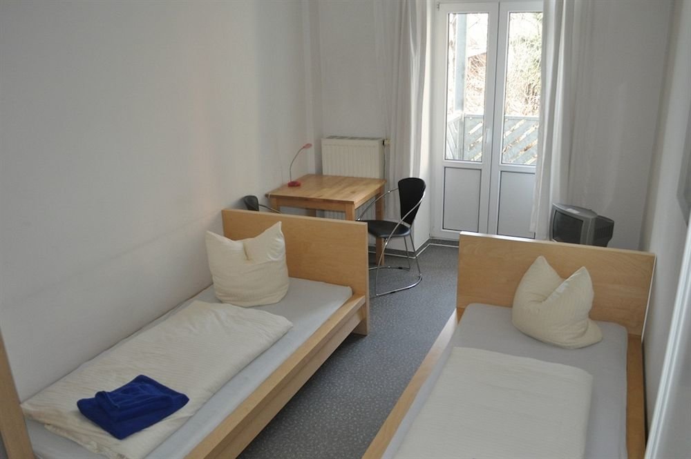 A Bed Privatzimmer Dresden Nichtraucherpension — hotel in Dresden