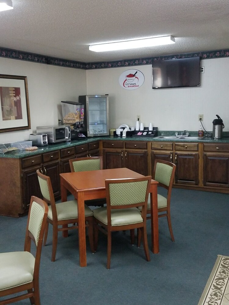 Shelaine Inn - photo 17