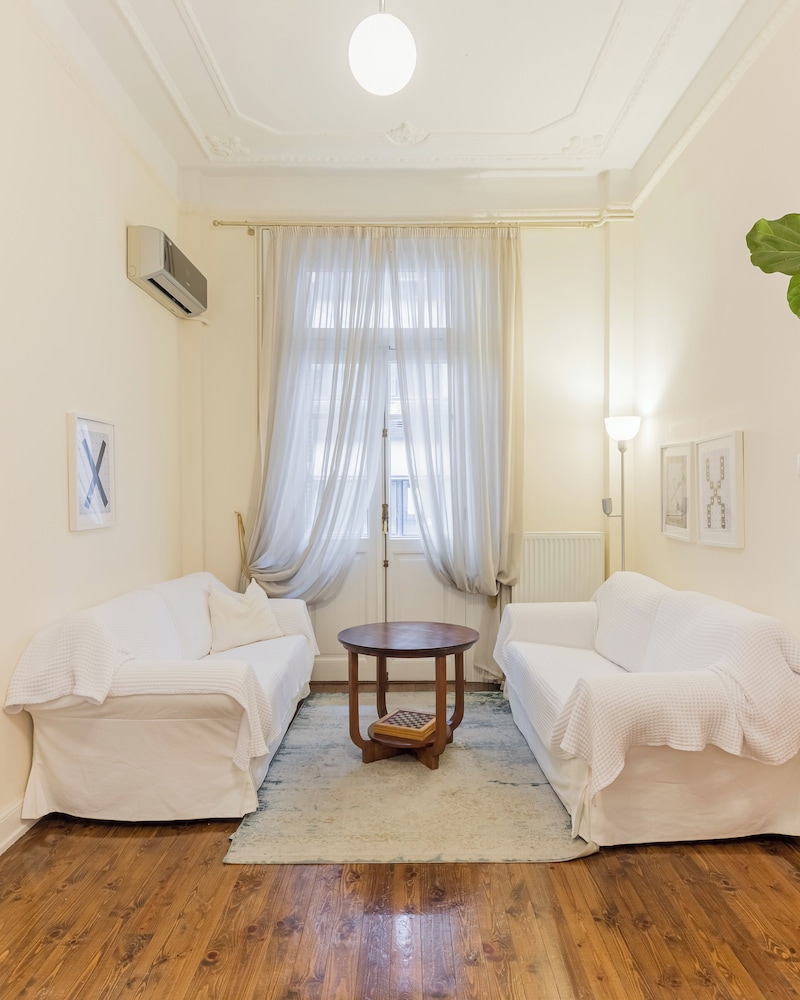 Magnolia by Halu Elegant Apartment in the Center — 4-Star Luxury Hotel in Thessaloniki, Greece