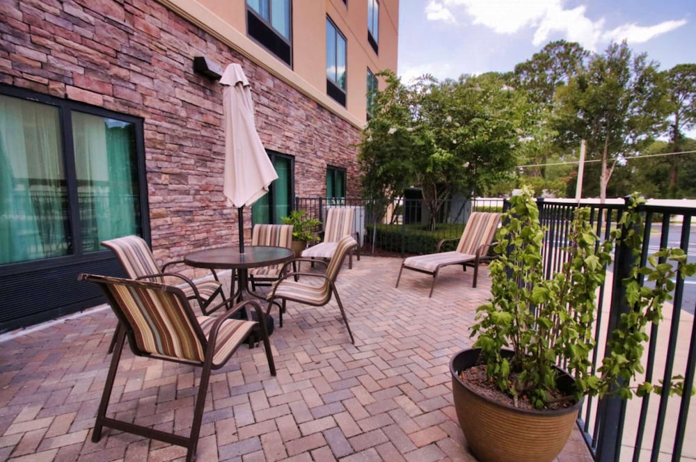 Hampton Inn & Suites Jacksonville Beach Blvd Mayo Clinic - photo 48