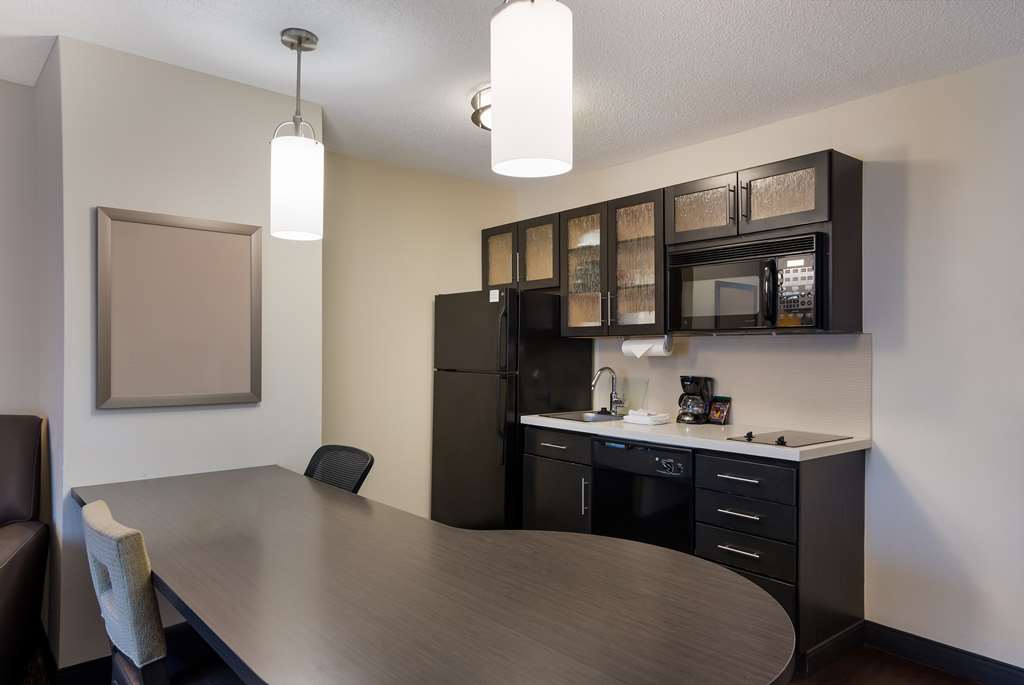 Sonesta Simply Suites Des Moines - photo 24