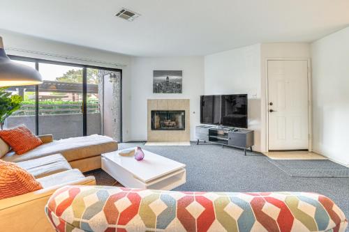 5 Mi to Las Vegas Strip Condo with Community Perks