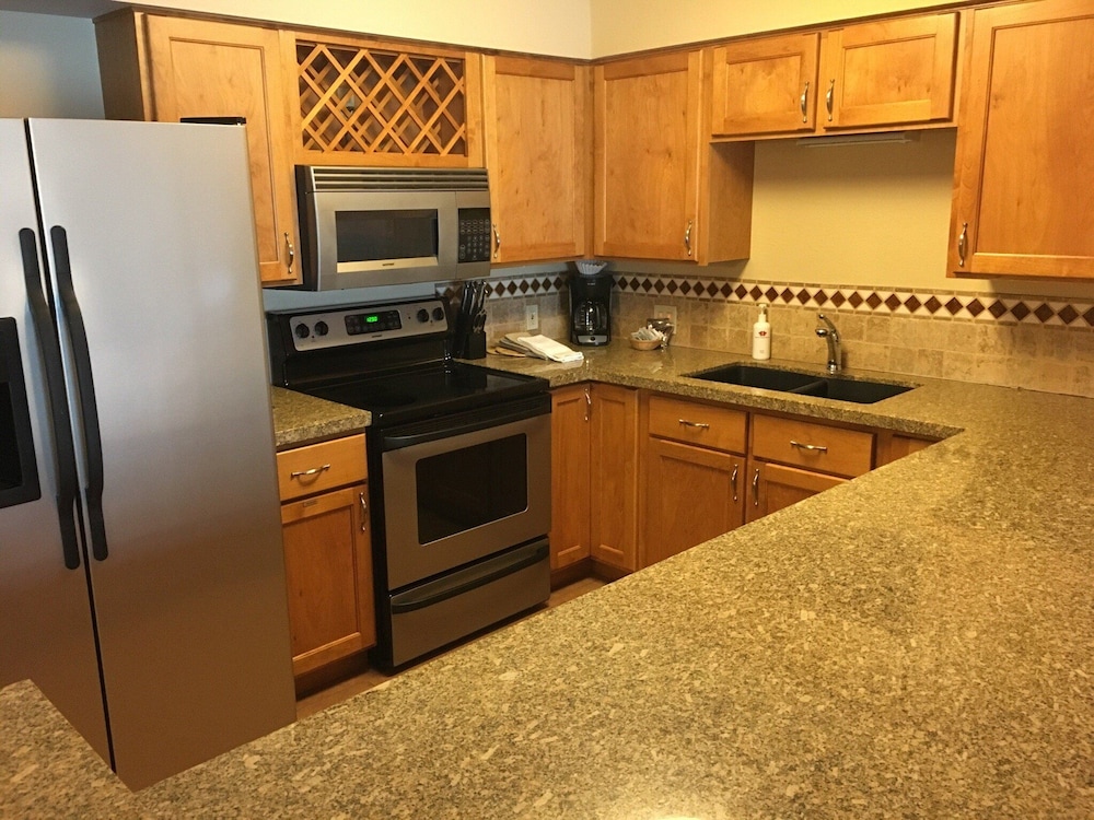 GetAways at Falcon Point Resort - photo 10