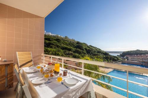 Bay View T1 By Smarthomes — 4-Star Luxury Hotel in Sao Martinho Do Porto, Portugal