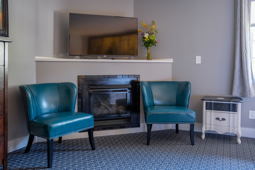 Blue Elk Inn - photo 34
