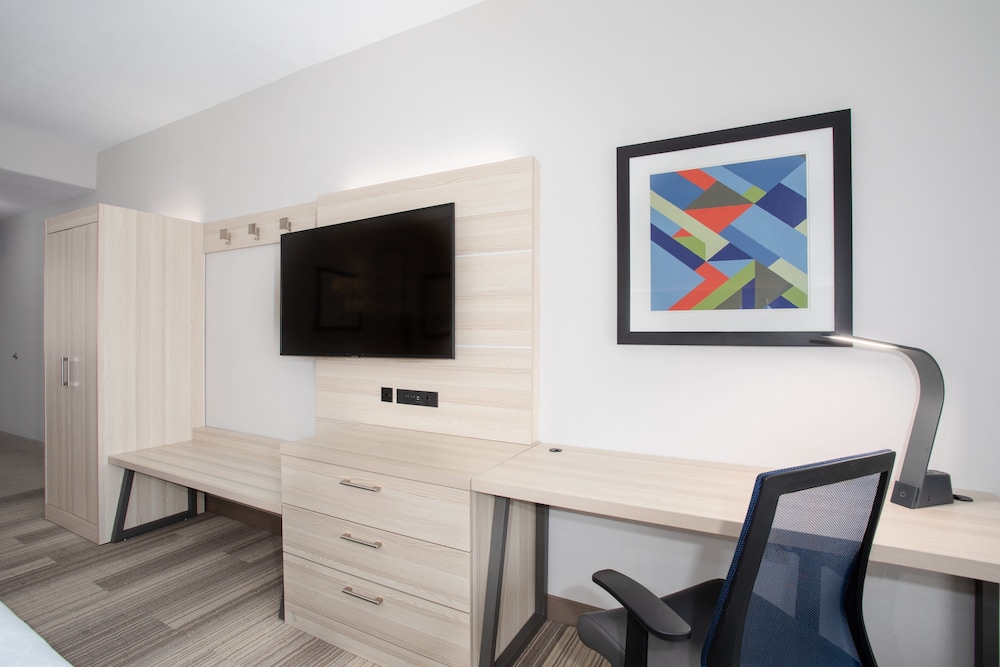 Holiday Inn Express & Suites Phoenix Glendale Sports Dist by IHG - photo 23