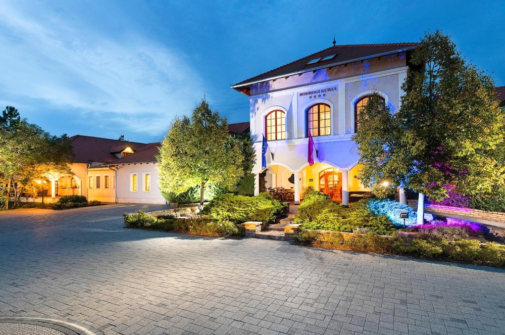 Bodrogi Kúria Wellness Hotel — 4-Star Luxury Hotel in Inarcs, Hungary