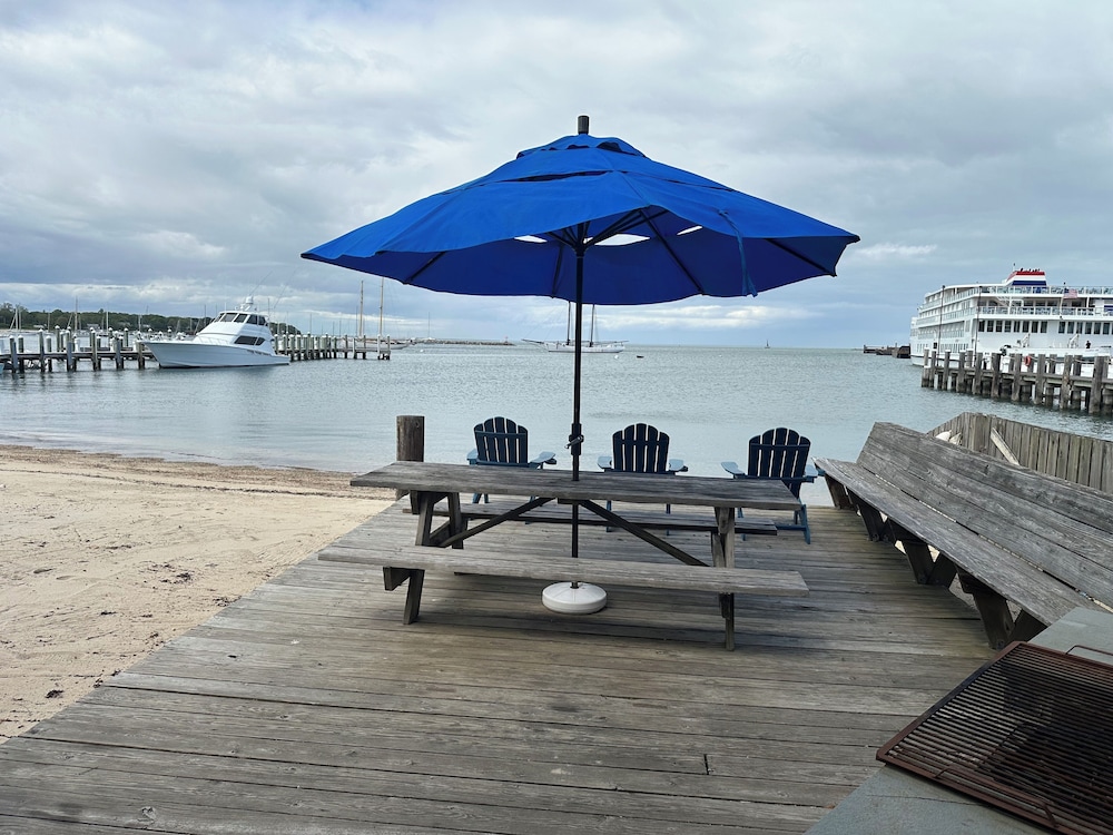 Vineyard Harbor Motel Private Beach - photo 333