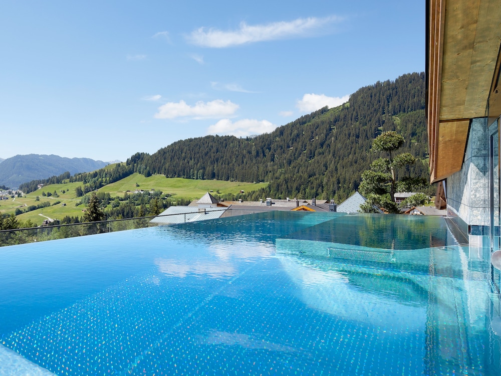 Hotel Tirol — hotel in Fiss