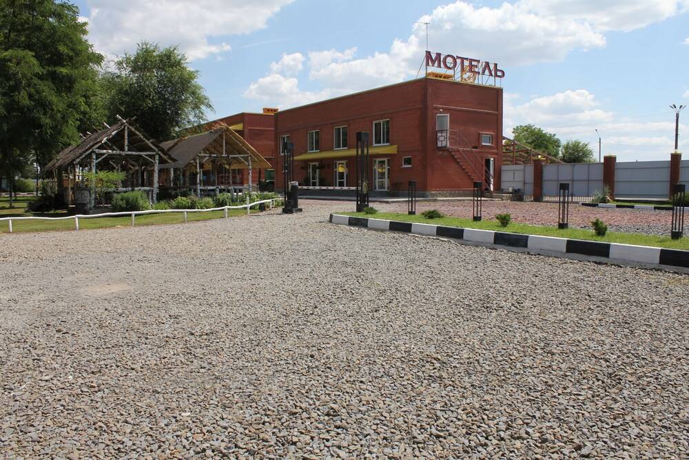 Motel Evrazia Bataysk in Leninskoye, Russia