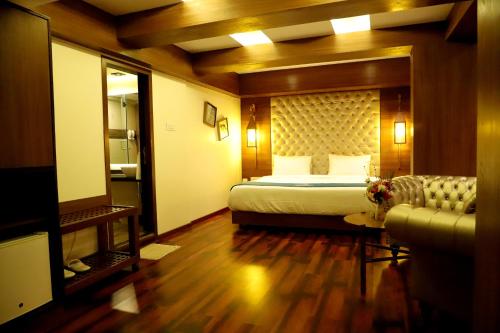 Hotel Reyansh Grand — Palghar
