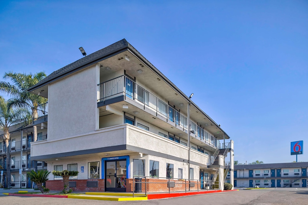 Motel 6 Anaheim CA Fullerton East - featured photo
