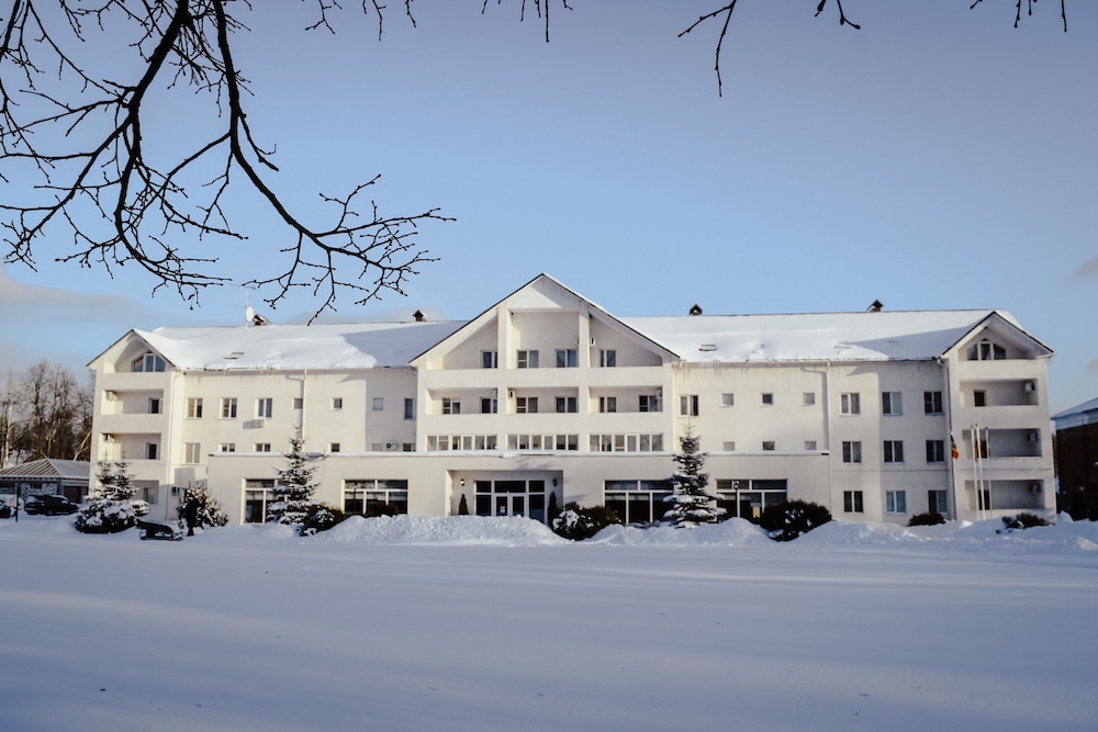 Diamant Domodedovo — 4-Star Luxury Hotel in Konstantinovskoye, Russia