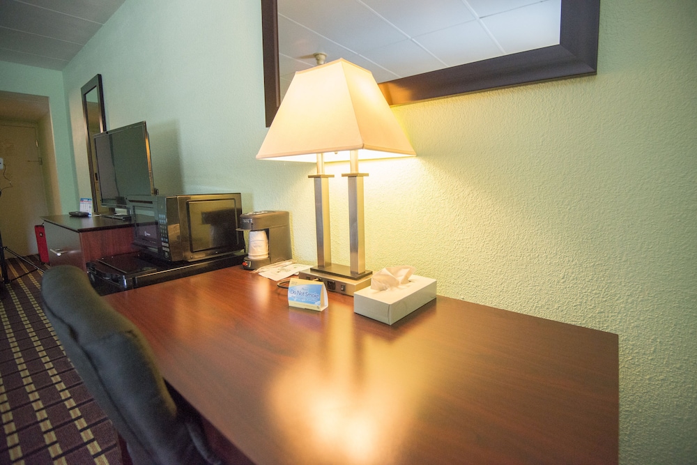 Days Inn by Wyndham Fort Wright Cincinnati Area - photo 9