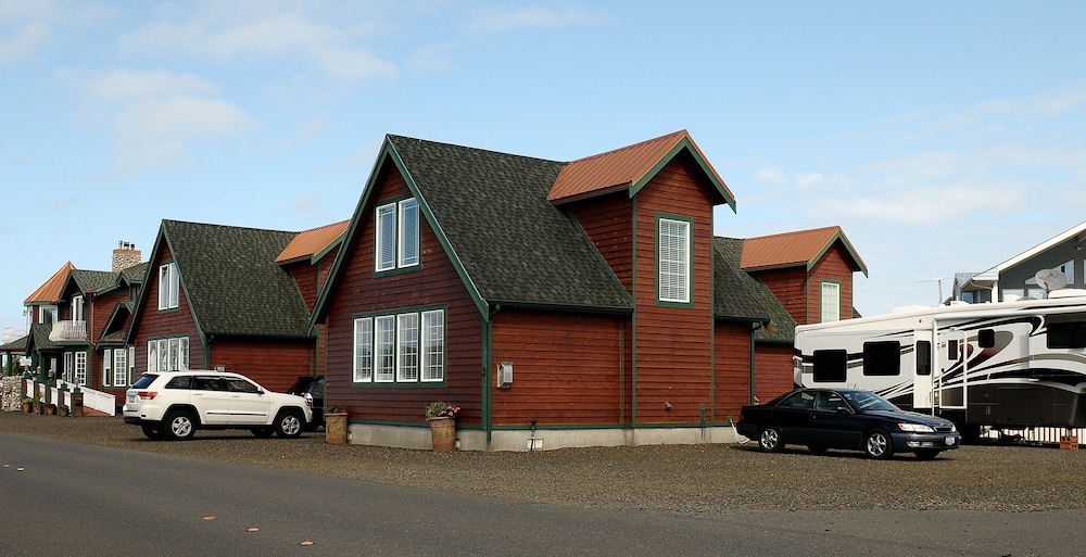 The Collins Inn and Seaside Cottages - photo 13